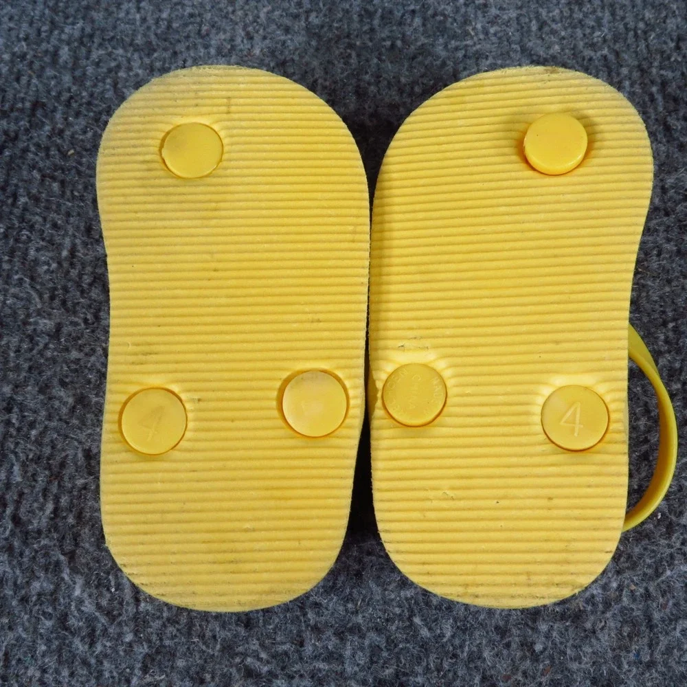 Old Navy‎ Gingham Baby Girls Flip Flop Sandals Size 4 Summer Beach Yellow White